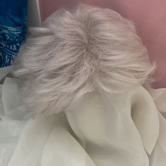 TWC adjustable wig silver - Picture 2 of 7